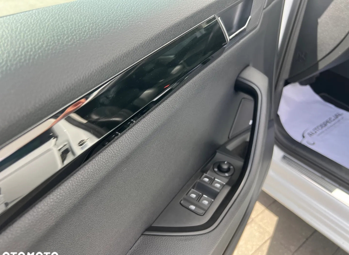 Skoda Superb cena 84900 przebieg: 145798, rok produkcji 2016 z Dukla małe 466